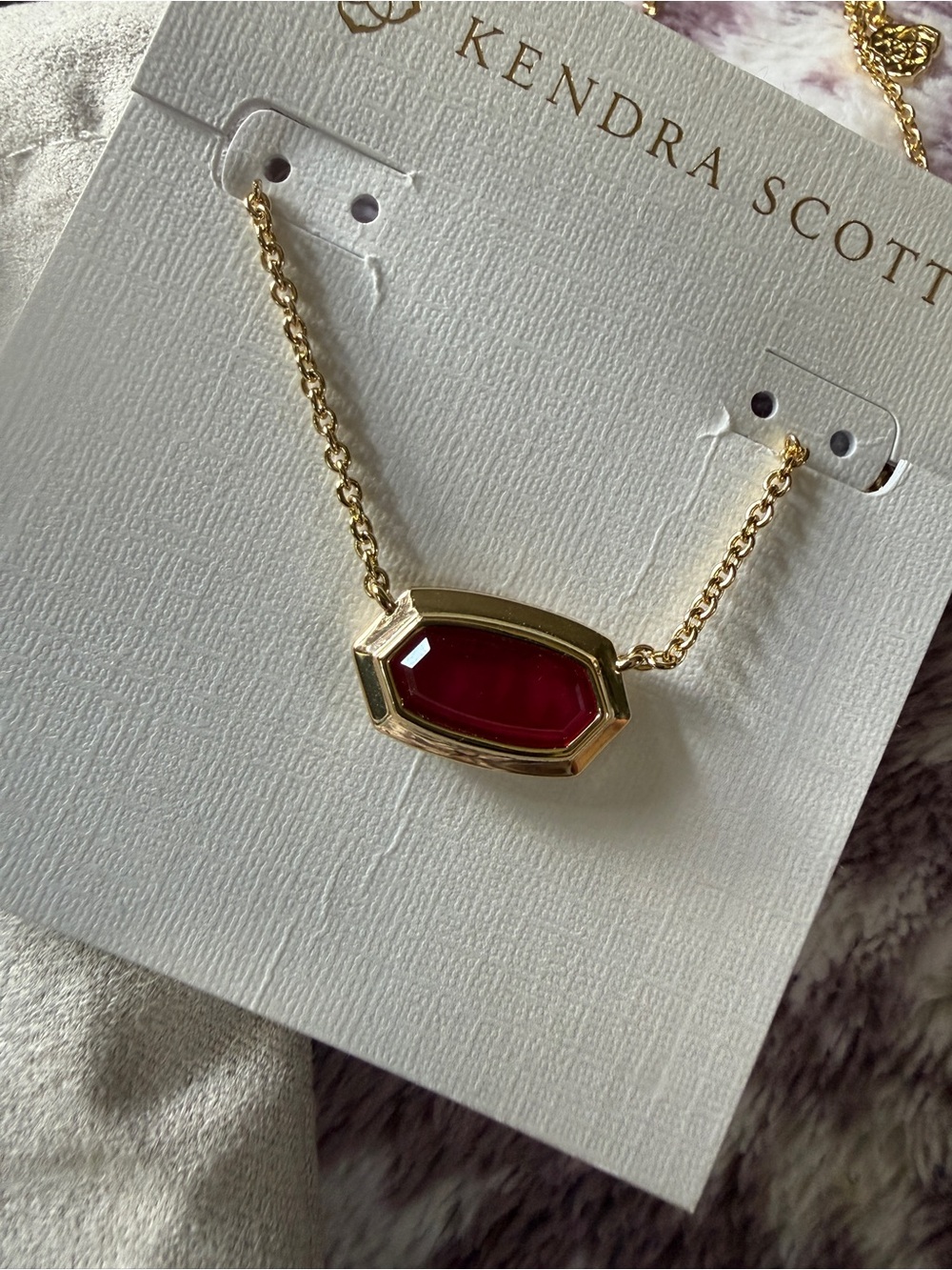 Kendra Scott Gold Elisa Necklace with semi precious pink/red Pendant, nwt - Picture 2 of 3
